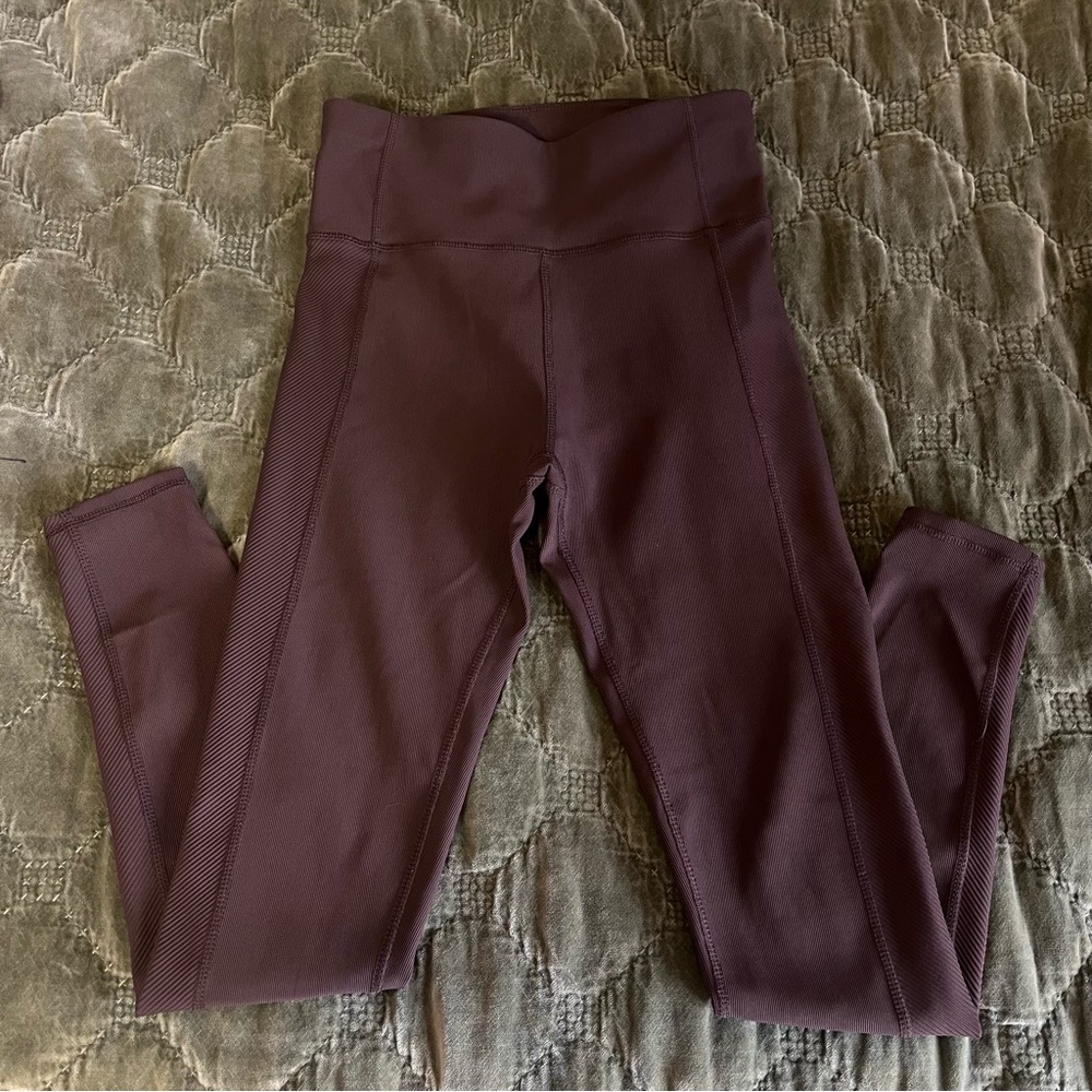 Kyodan High-Waisted Leggings in Deep Plum